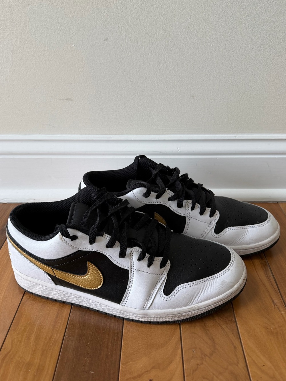 Air Jordan 1 Low “Gold Swoosh" 10.5